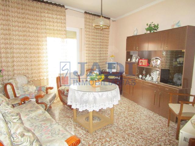 For sale of house in Valdepeñas