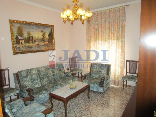 For sale of house in Valdepeñas