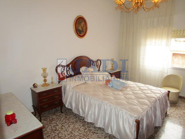 For sale of house in Valdepeñas