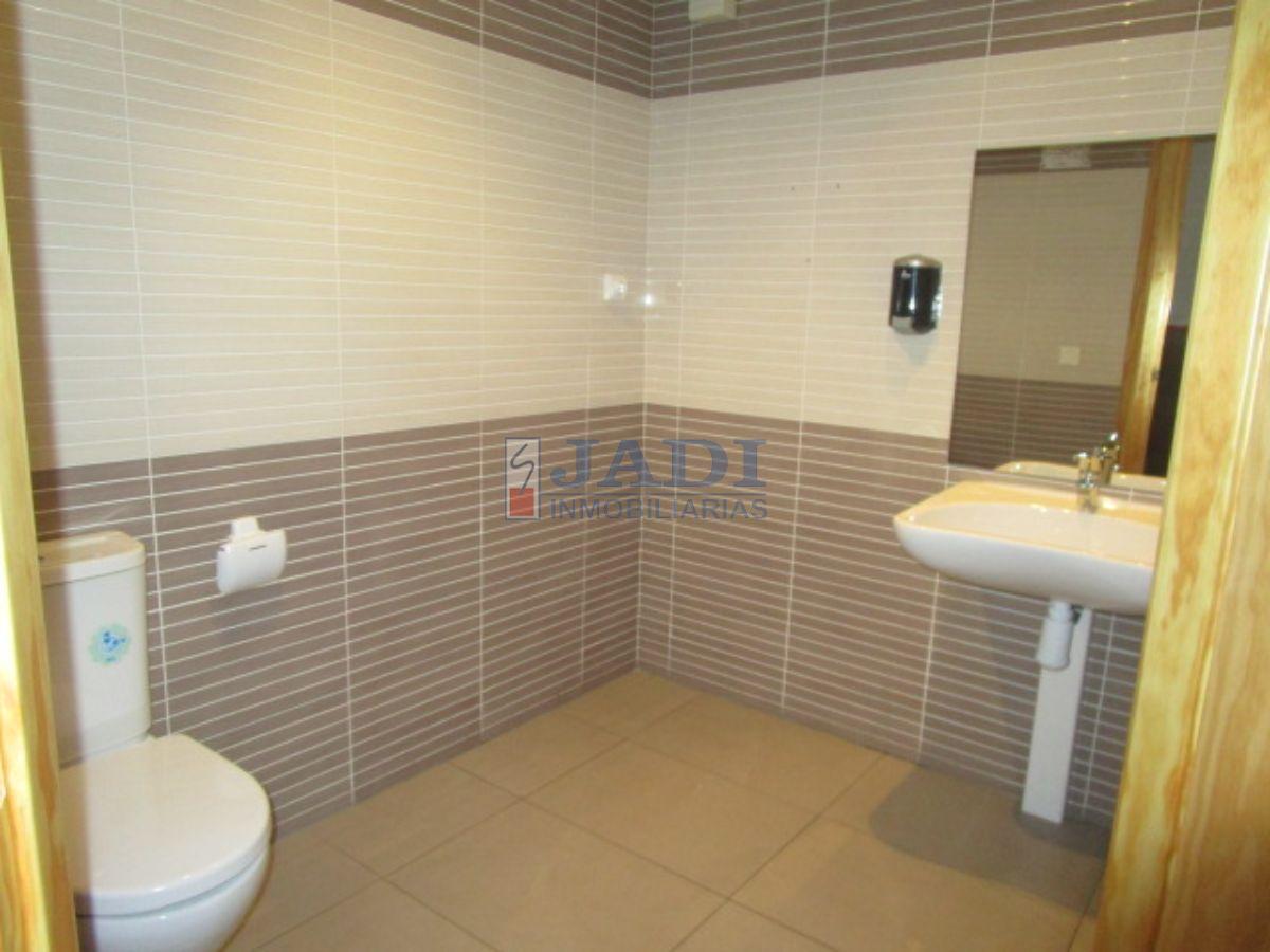 For rent of commercial in Valdepeñas