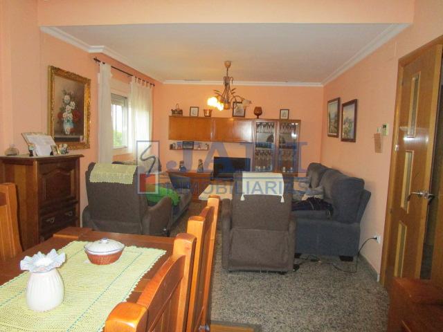 For sale of house in Valdepeñas