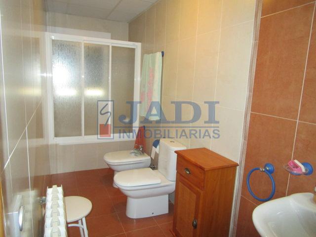 For sale of house in Valdepeñas
