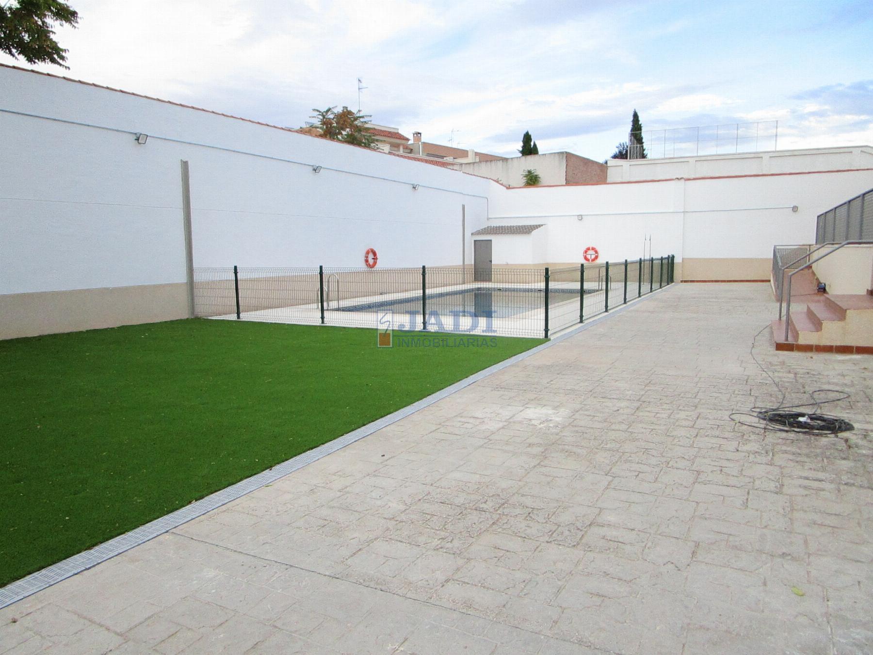For sale of penthouse in Valdepeñas