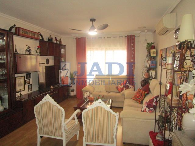 For sale of flat in Valdepeñas