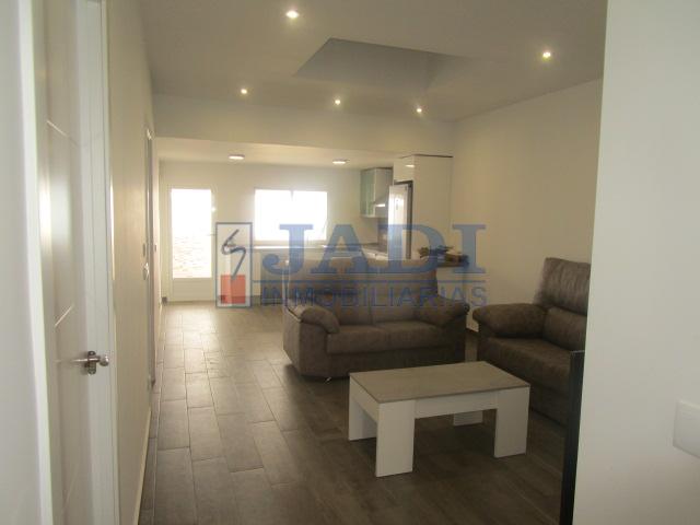 For sale of house in Valdepeñas