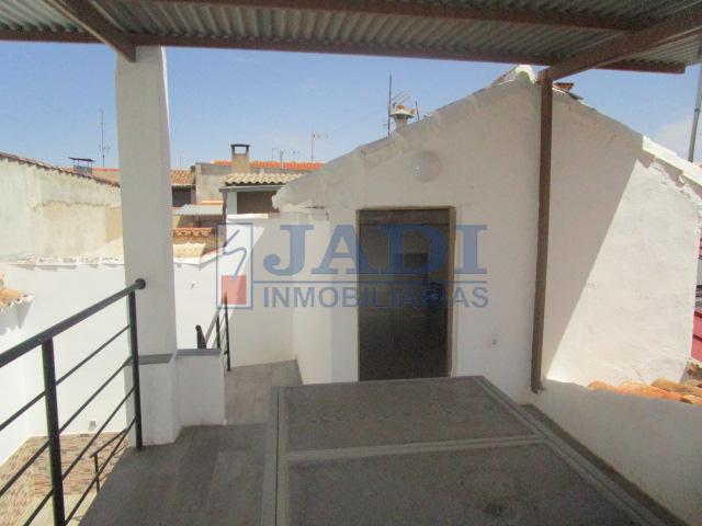 For sale of house in Valdepeñas