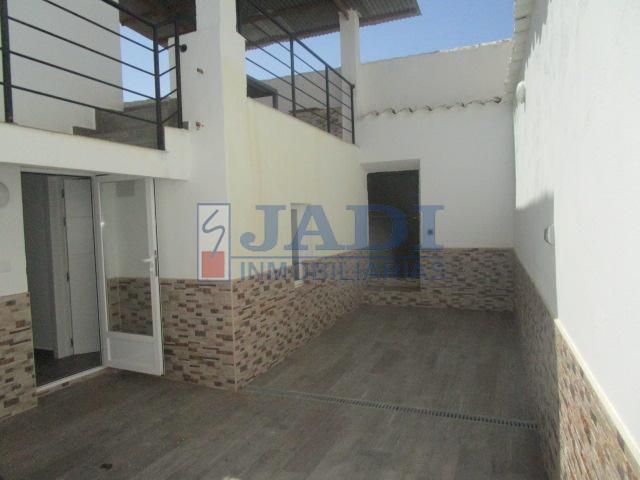For sale of house in Valdepeñas