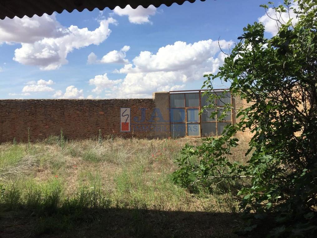 For sale of rural property in Alcubillas