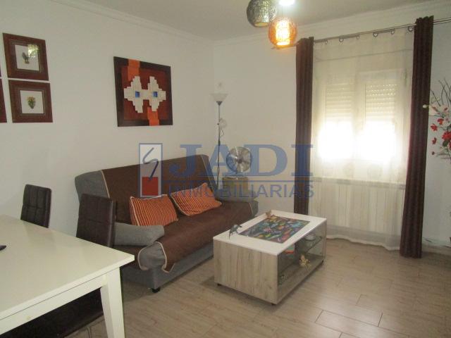 For sale of flat in Valdepeñas