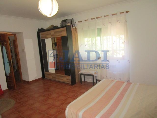 Venta de chalet en Valdepeñas