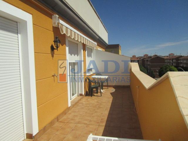 For rent of penthouse in Valdepeñas