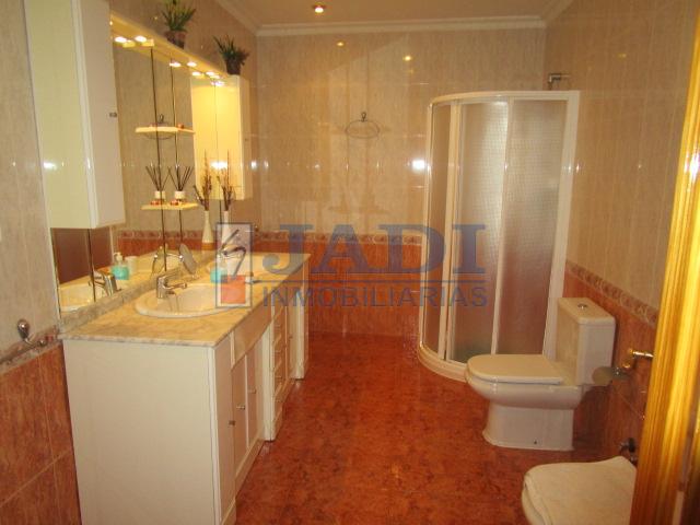 For sale of house in Valdepeñas