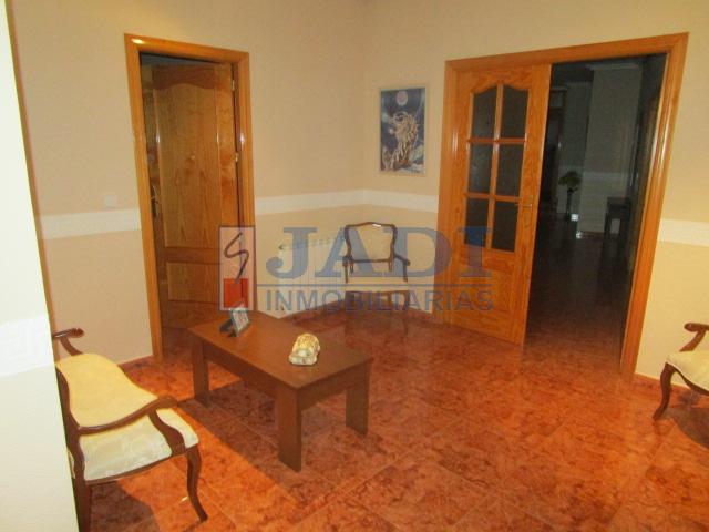 For sale of house in Valdepeñas