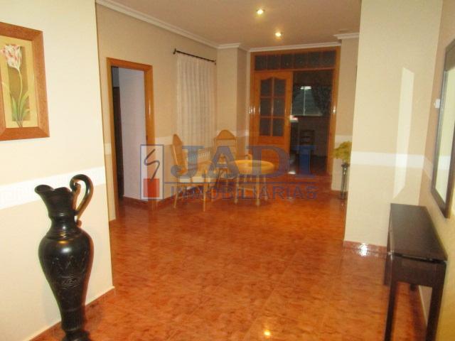 For sale of house in Valdepeñas