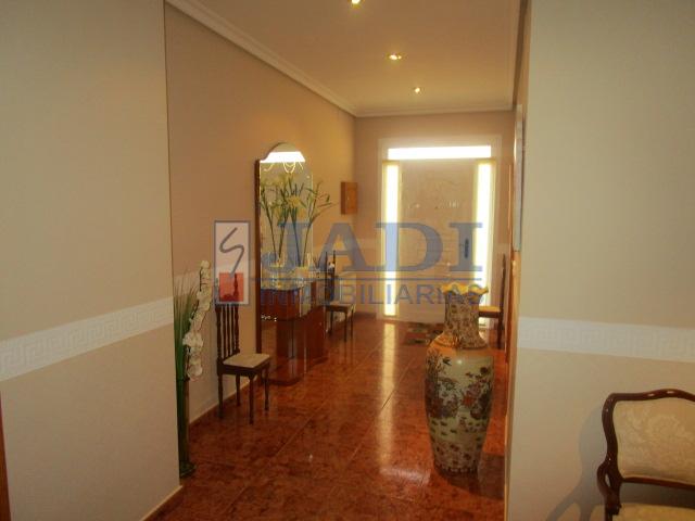 For sale of house in Valdepeñas