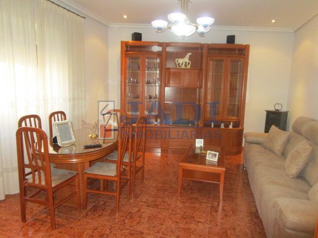 For sale of house in Valdepeñas