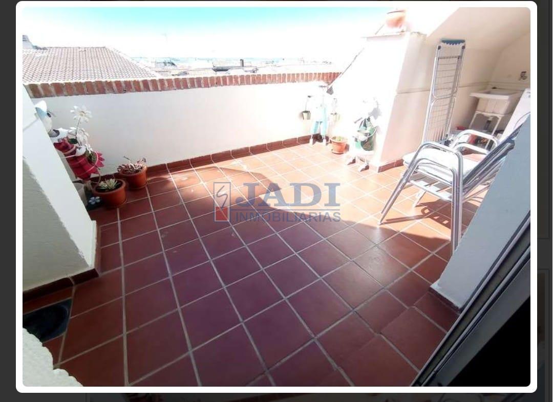 For sale of penthouse in Valdepeñas