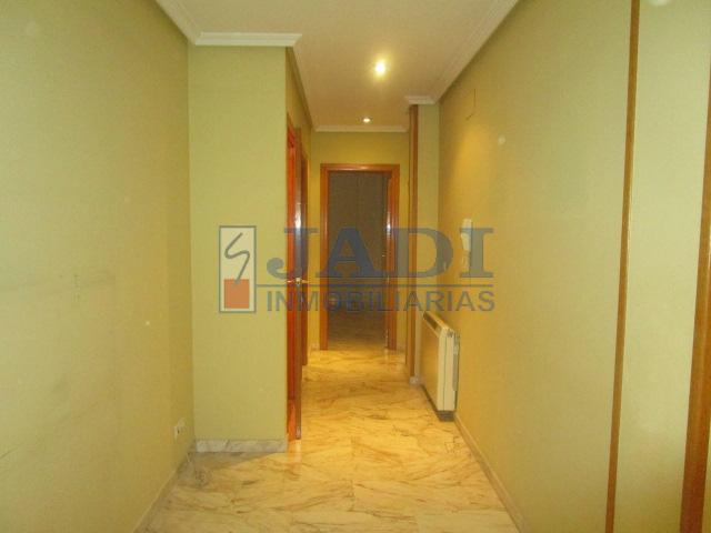 For sale of house in Valdepeñas