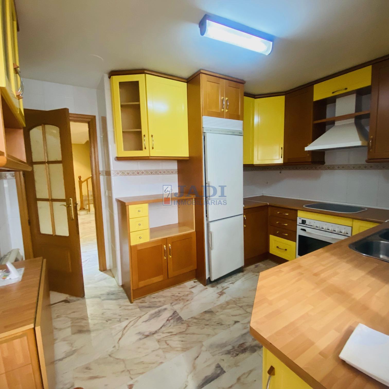For sale of house in Valdepeñas