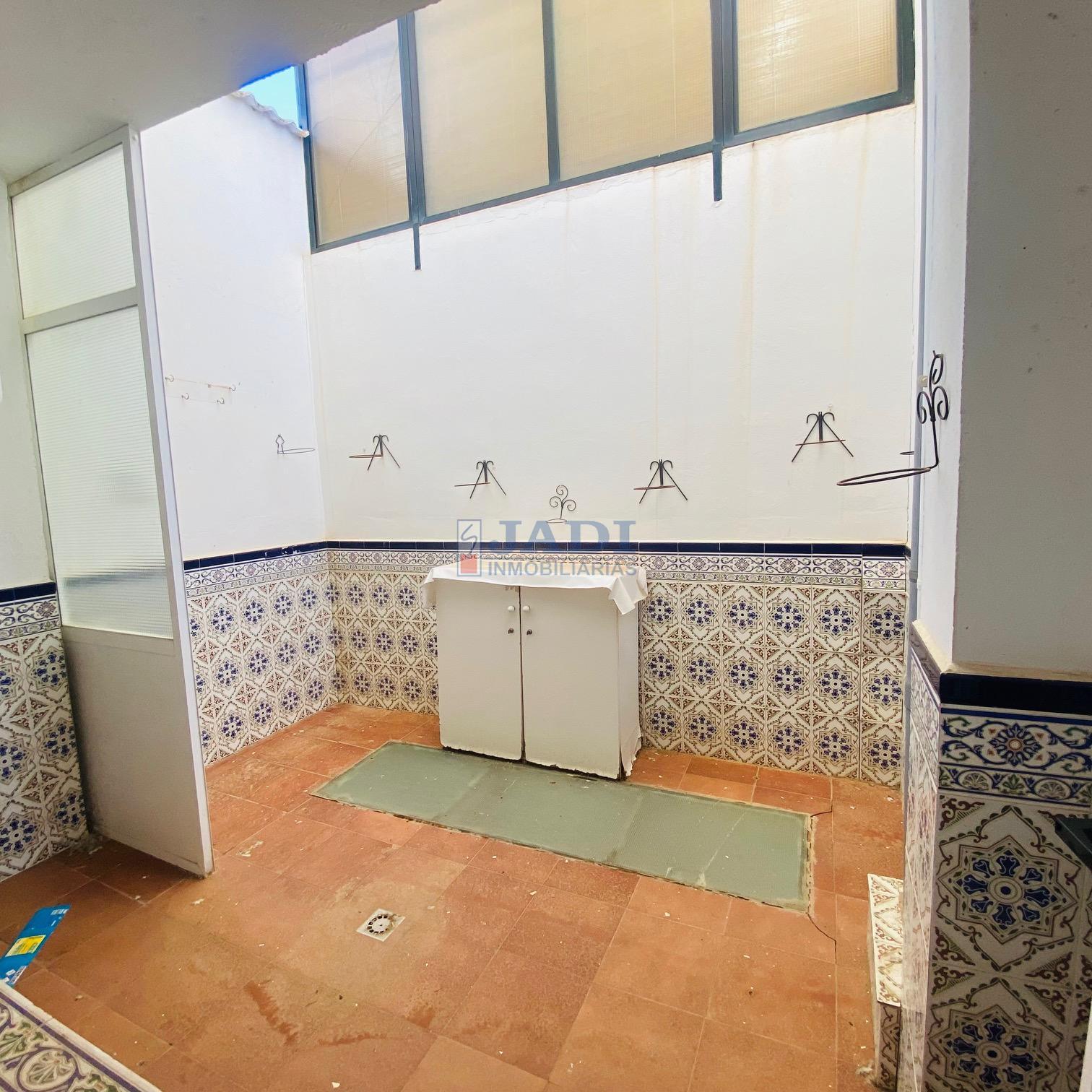 For sale of house in Valdepeñas
