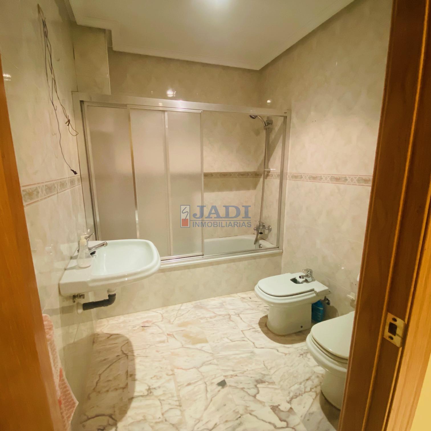 For sale of house in Valdepeñas