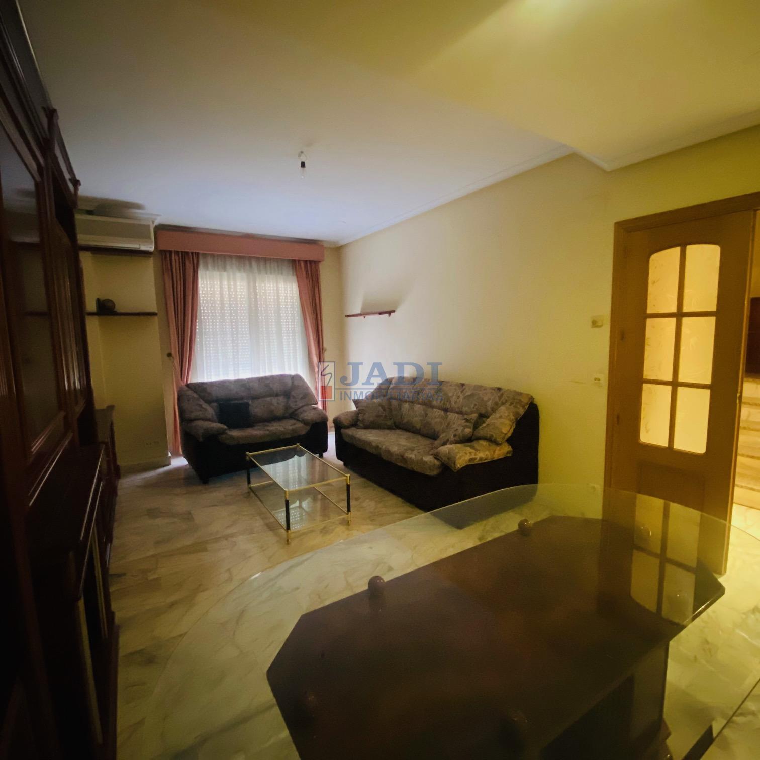 For sale of house in Valdepeñas
