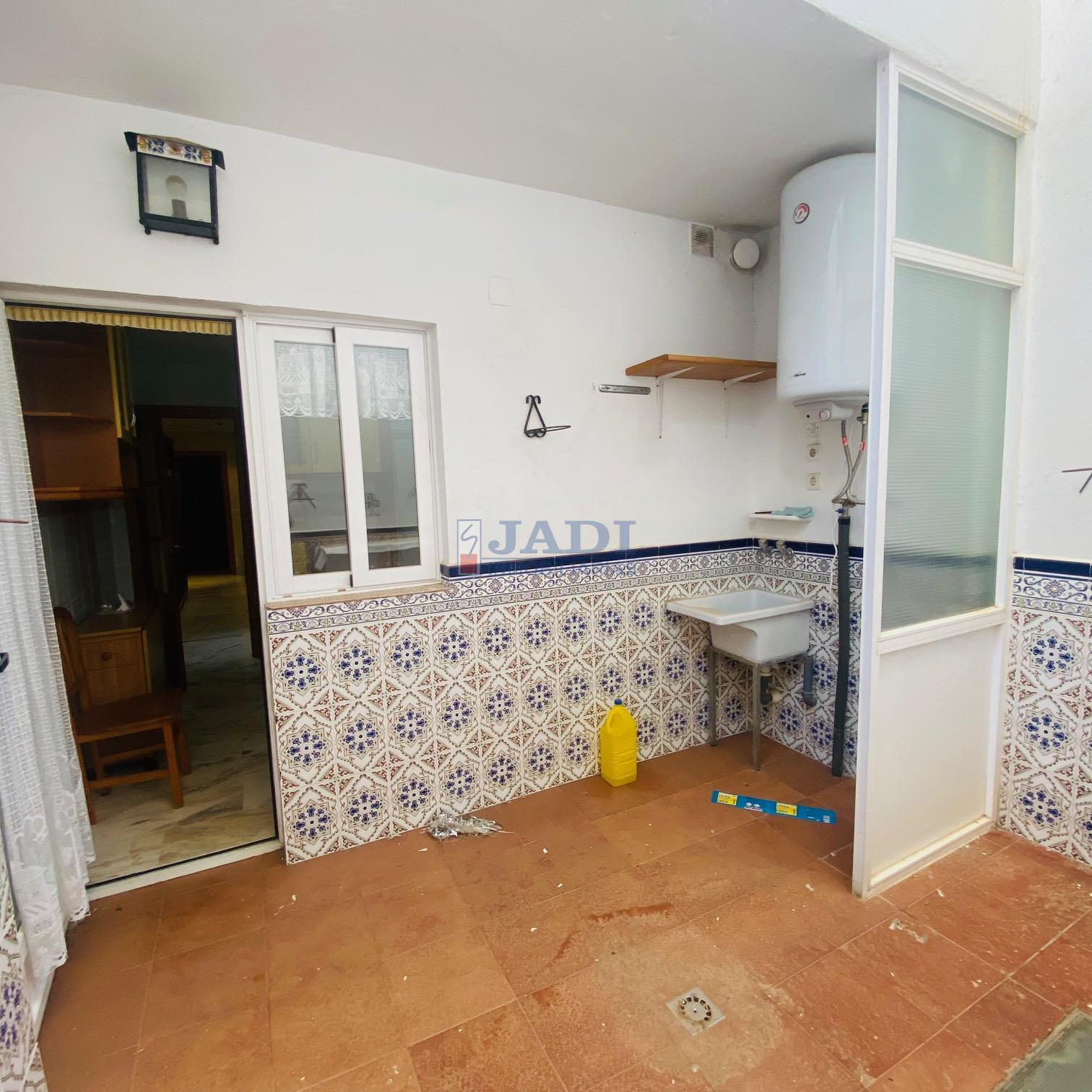 For sale of house in Valdepeñas