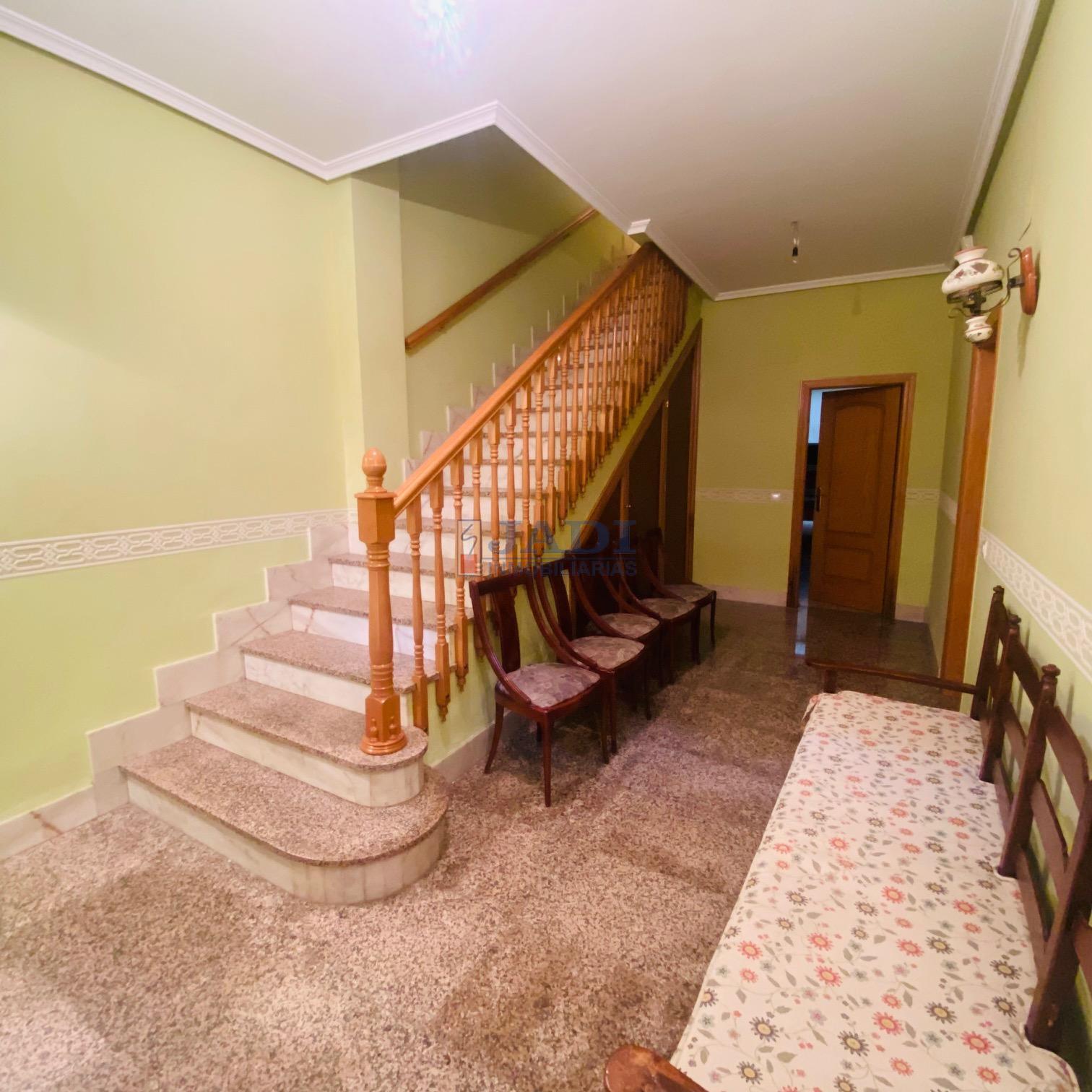 For sale of house in Valdepeñas