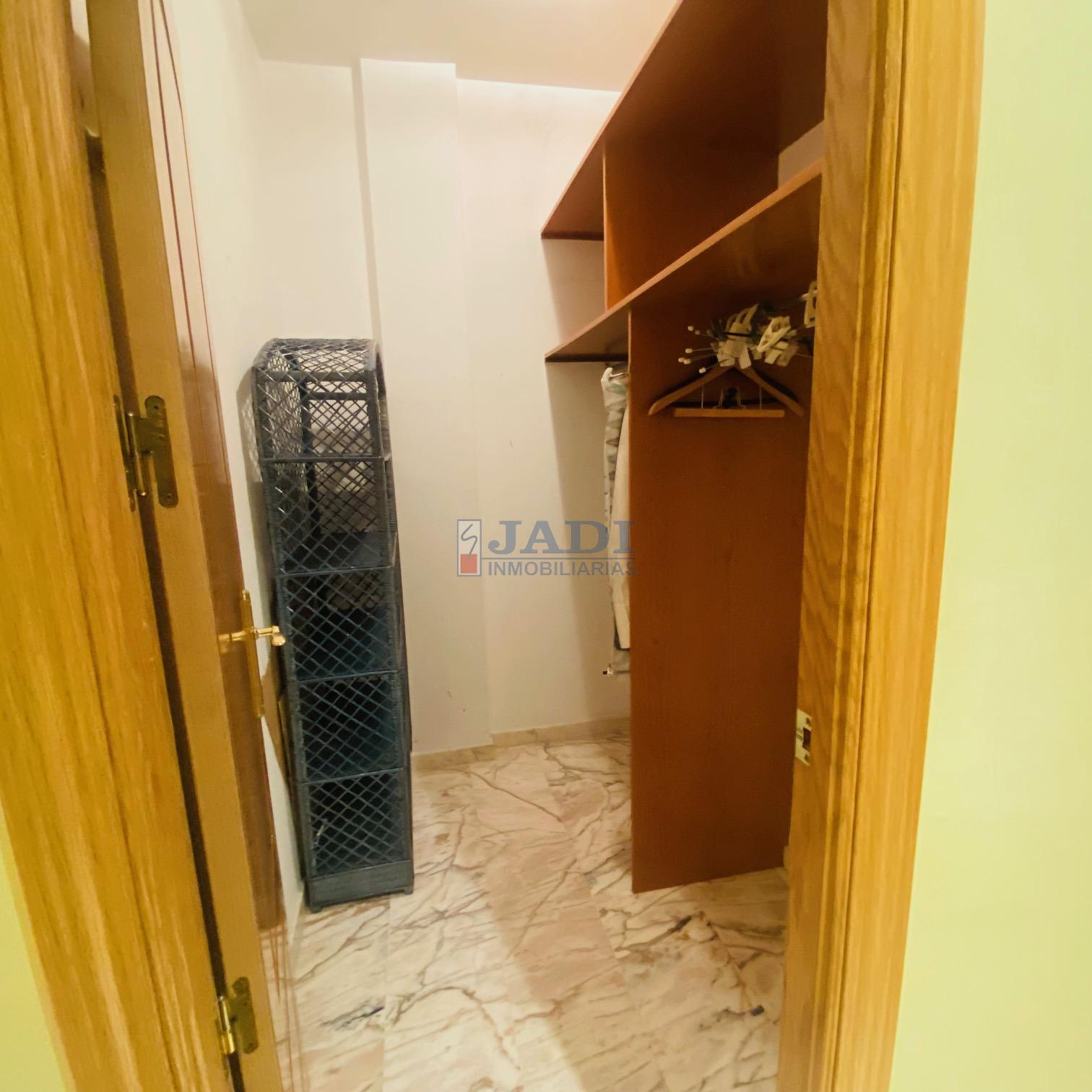For sale of house in Valdepeñas