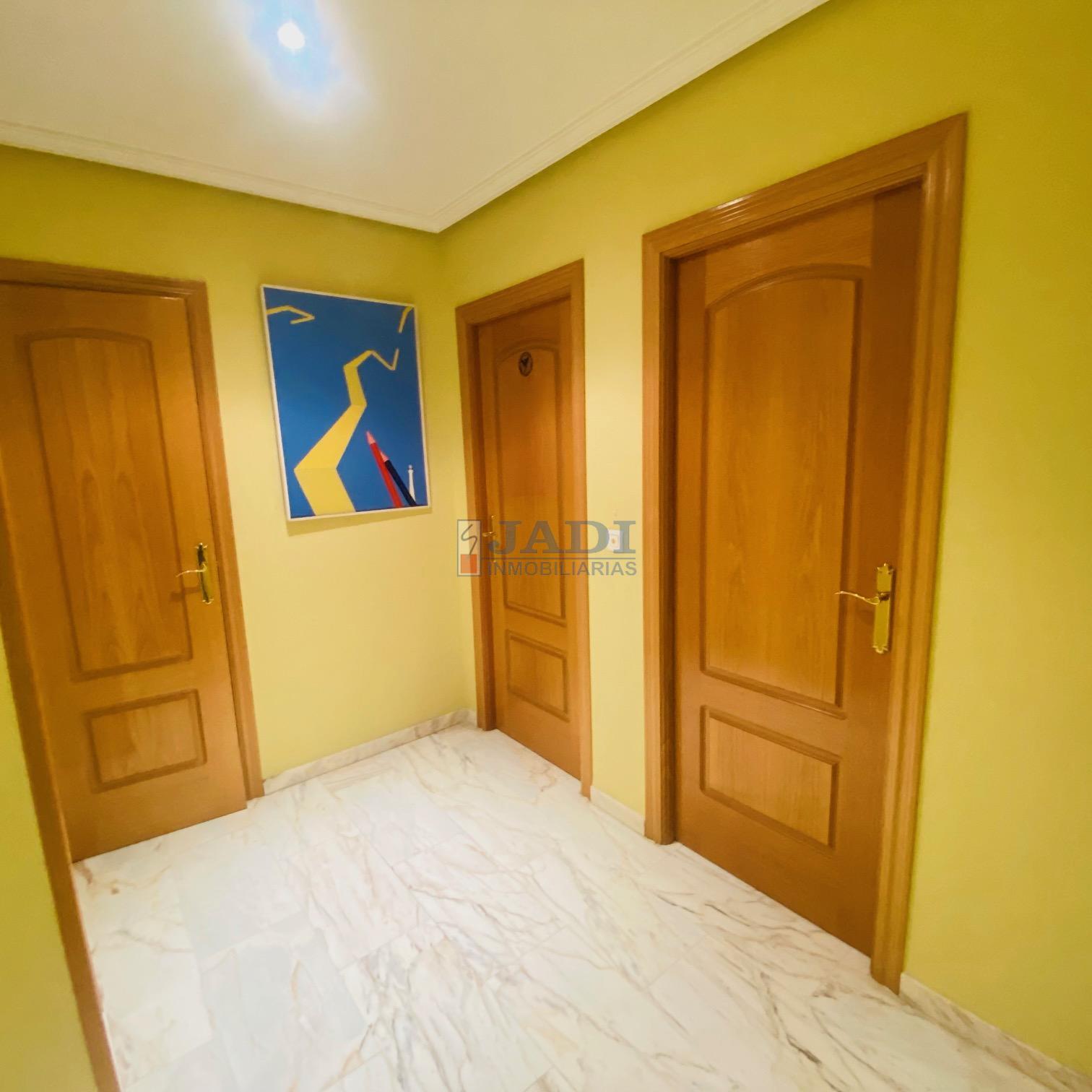 For sale of house in Valdepeñas