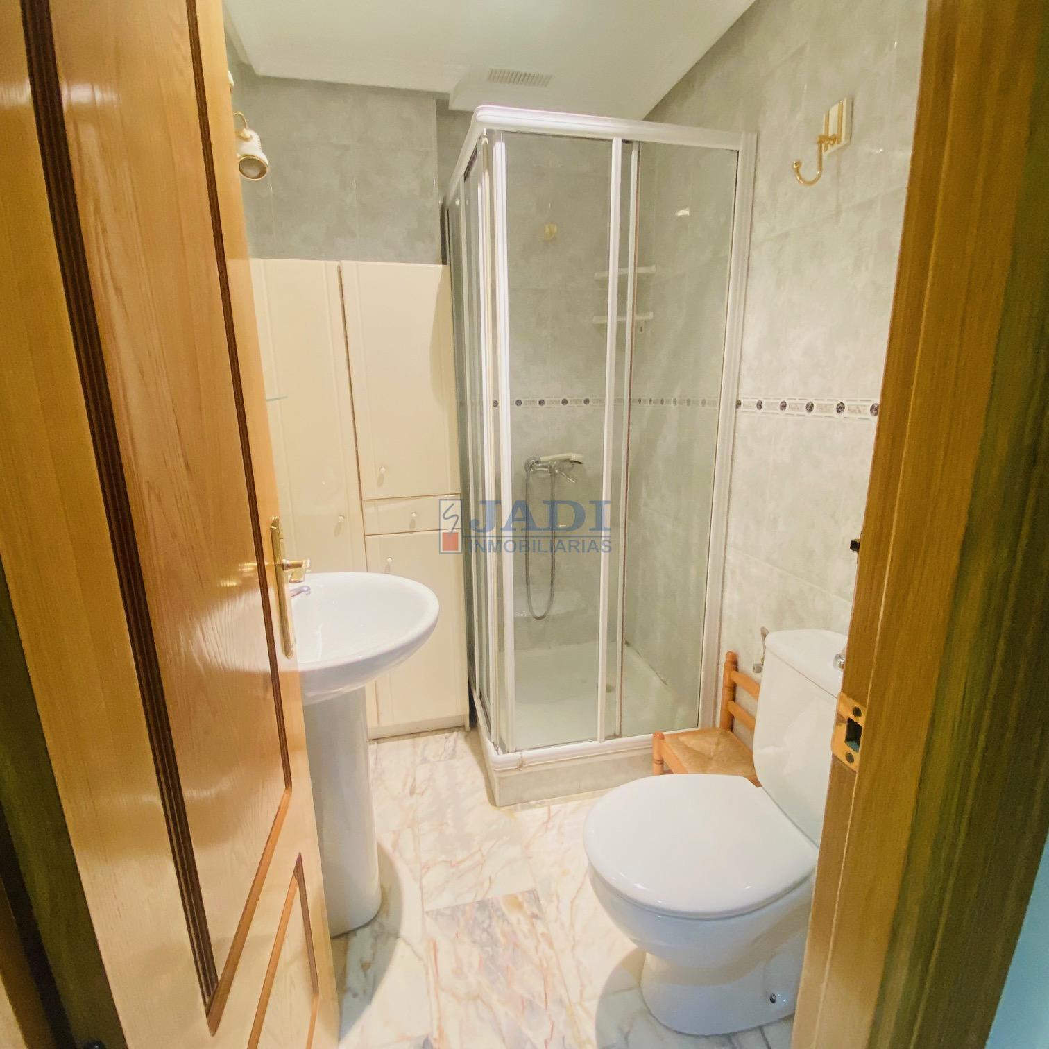 For sale of house in Valdepeñas