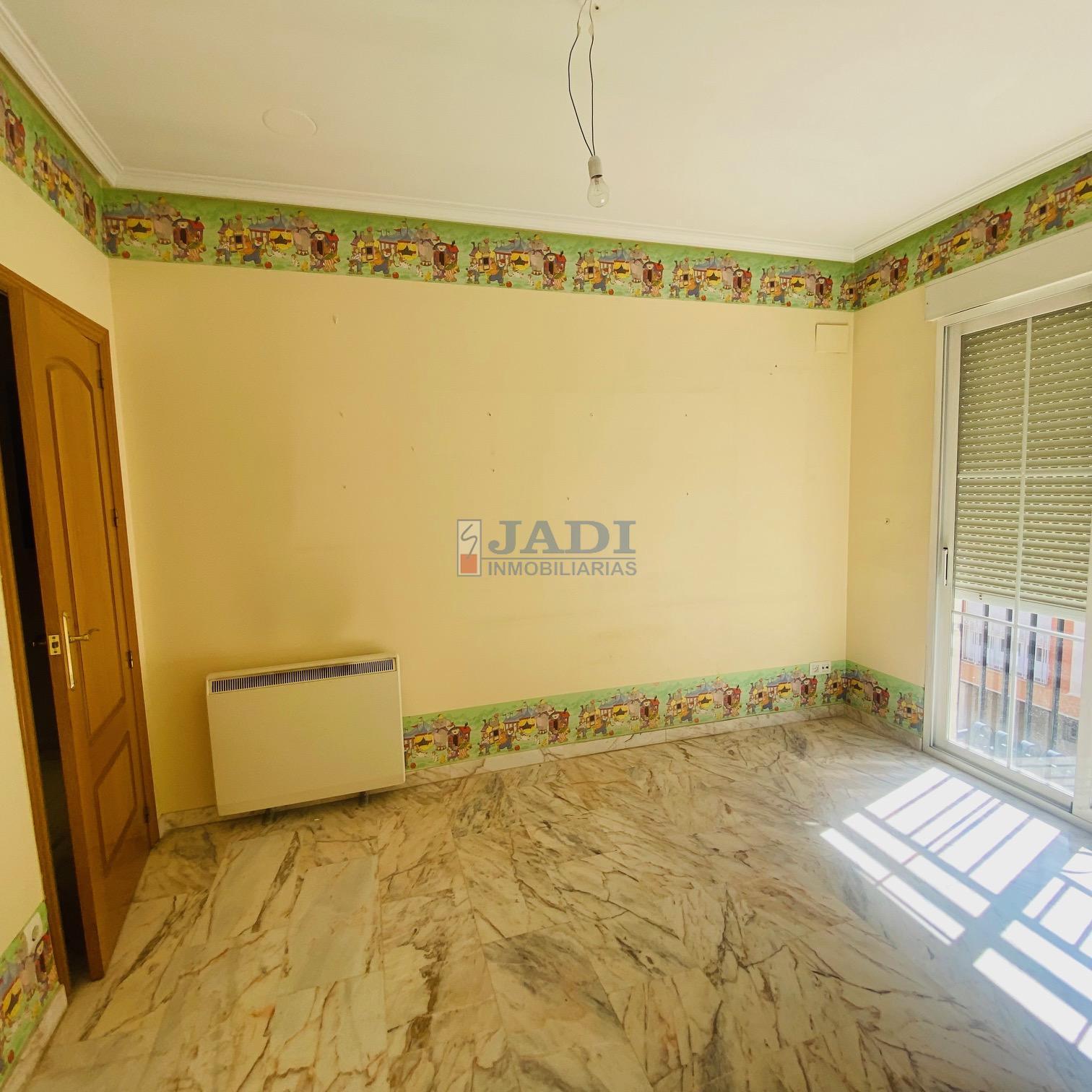 For sale of house in Valdepeñas