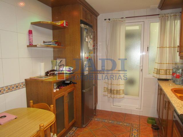 For sale of flat in Valdepeñas