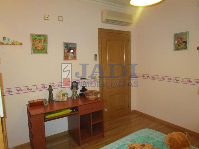For sale of flat in Valdepeñas
