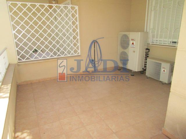For sale of flat in Valdepeñas