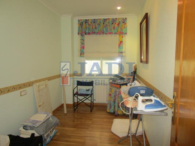 For sale of flat in Valdepeñas