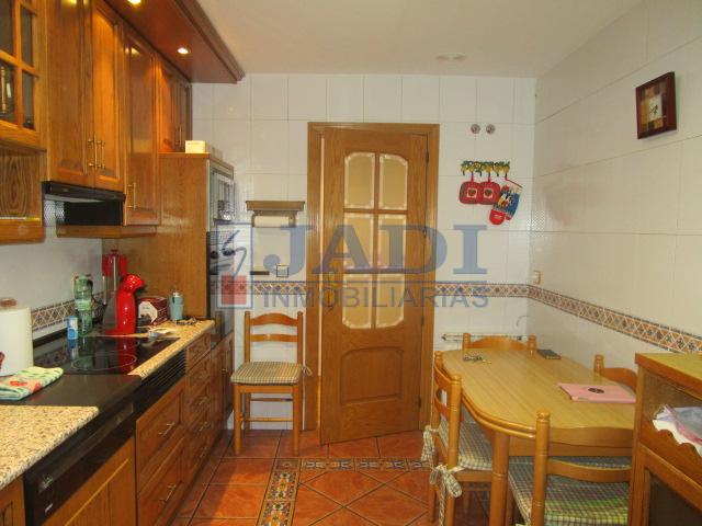 For sale of flat in Valdepeñas
