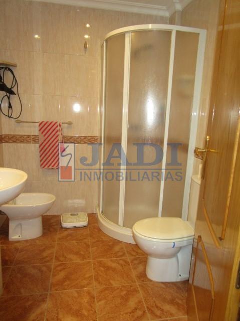 For sale of flat in Valdepeñas