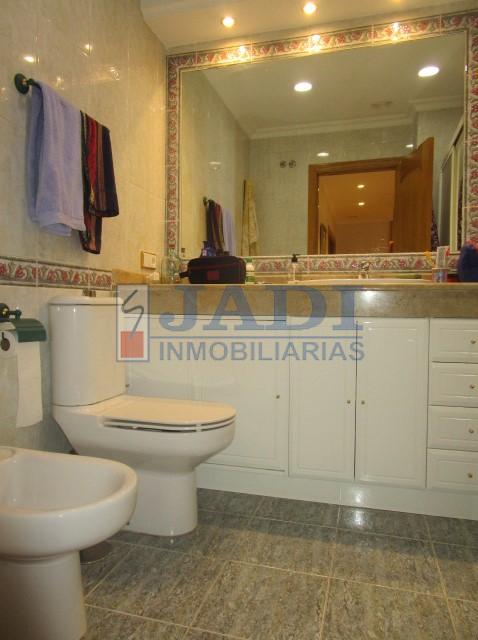 For sale of flat in Valdepeñas