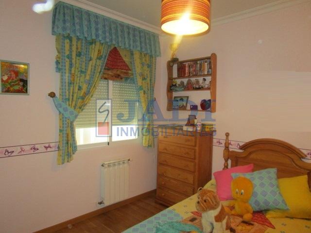 For sale of flat in Valdepeñas