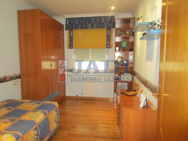 For sale of flat in Valdepeñas