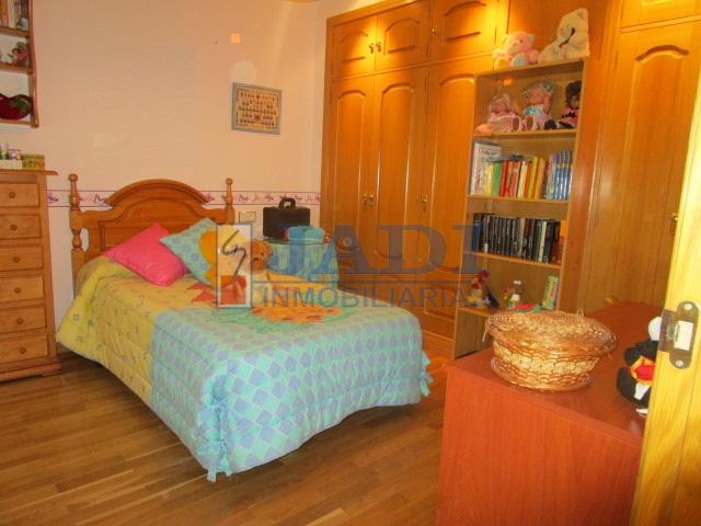 For sale of flat in Valdepeñas