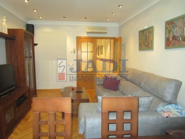 For sale of flat in Valdepeñas