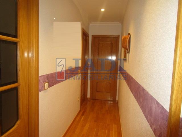For sale of flat in Valdepeñas