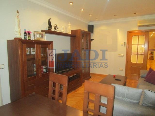 For sale of flat in Valdepeñas