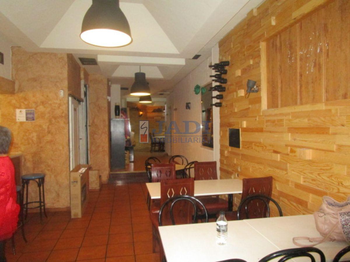 Venta de local comercial en Valdepeñas