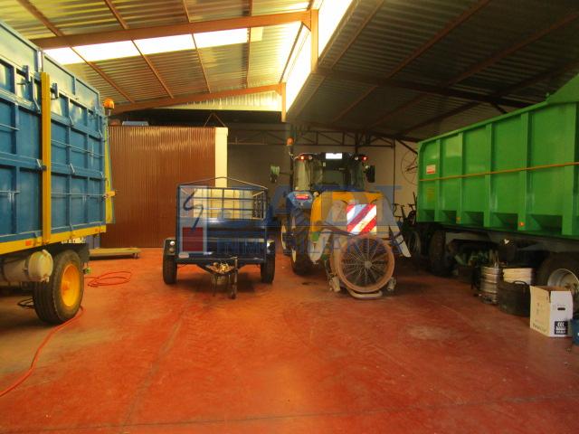 For sale of industrial plant/warehouse in Valdepeñas