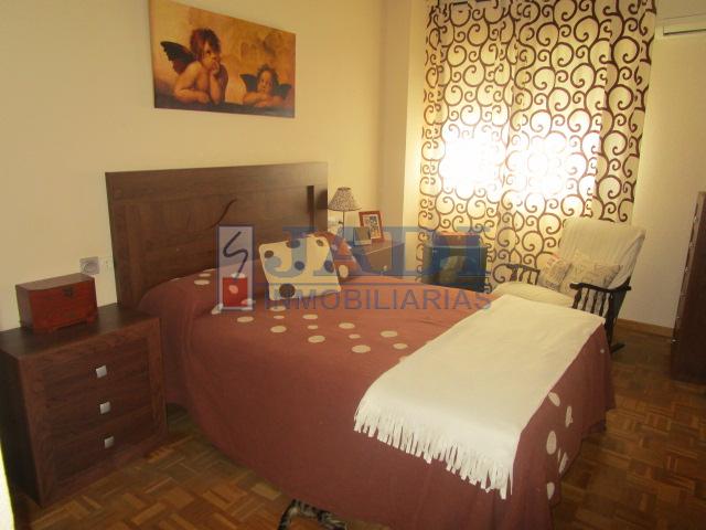 For sale of flat in Valdepeñas