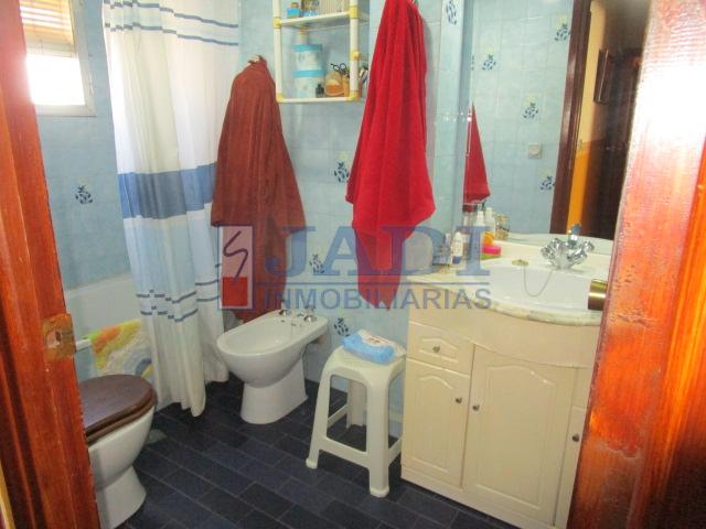 For sale of flat in Valdepeñas
