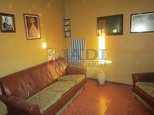 For sale of house in Valdepeñas